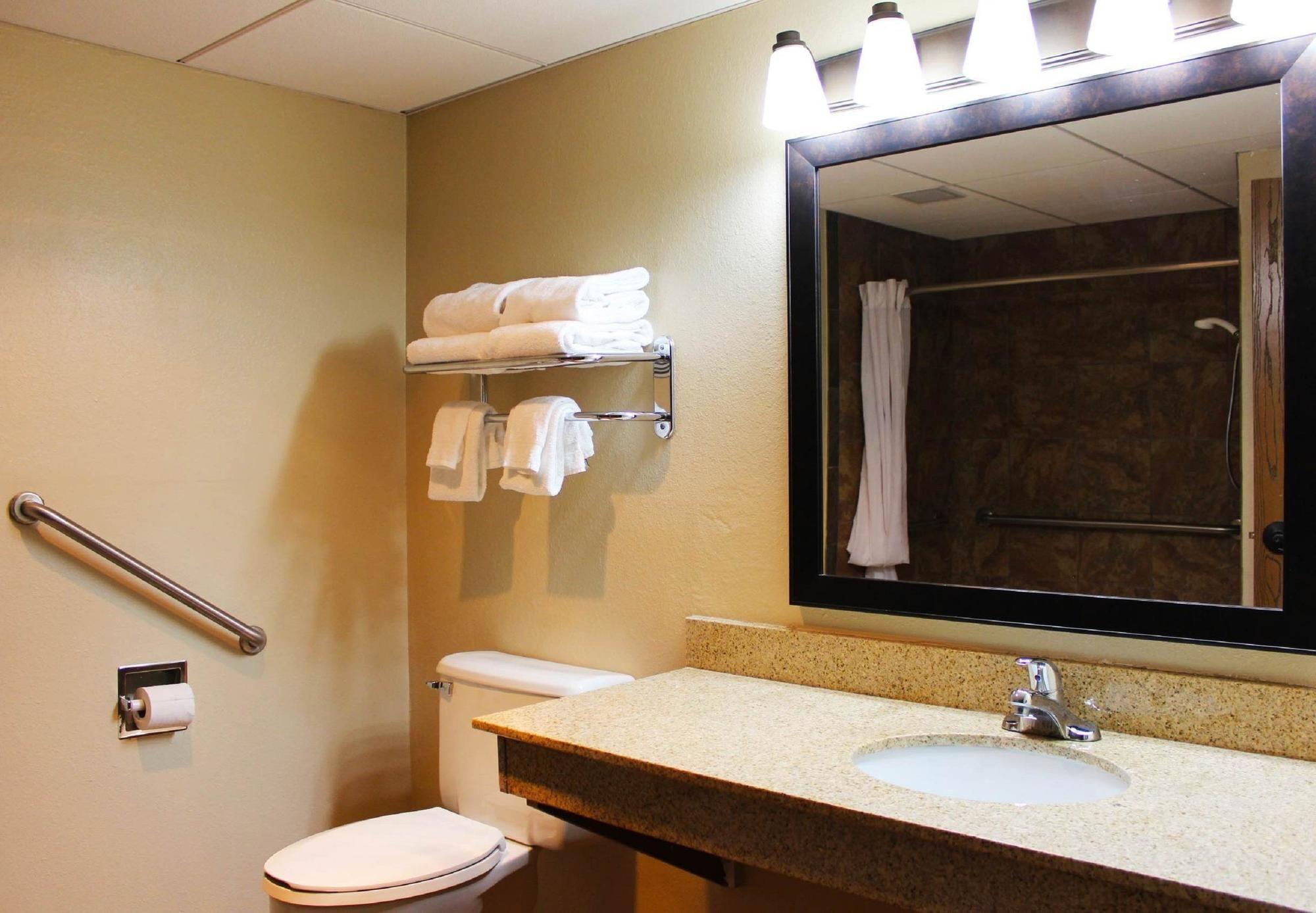 Revel Hotel Minot - Surestay Collection By Best Western Kültér fotó