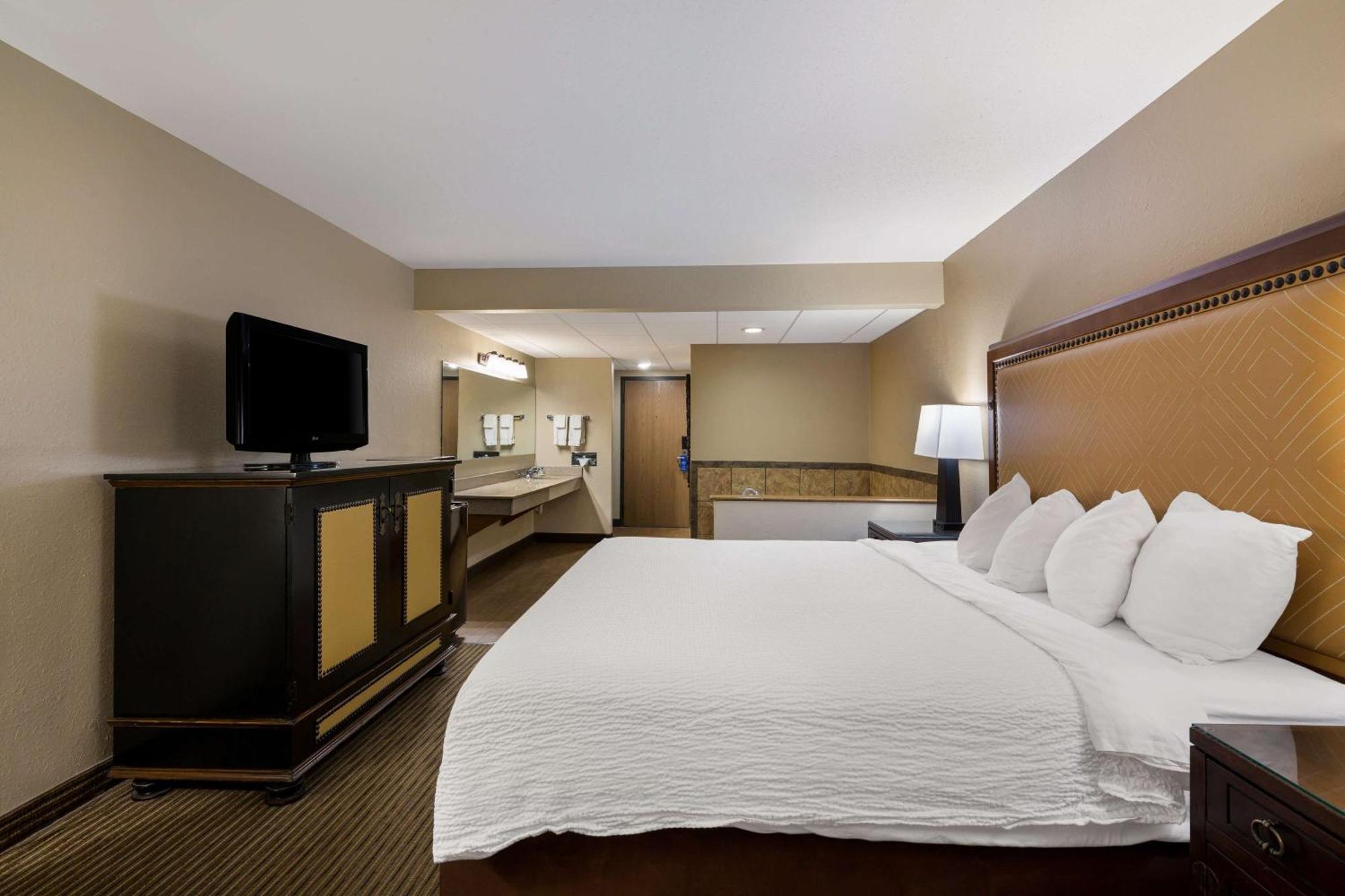 Revel Hotel Minot - Surestay Collection By Best Western Kültér fotó