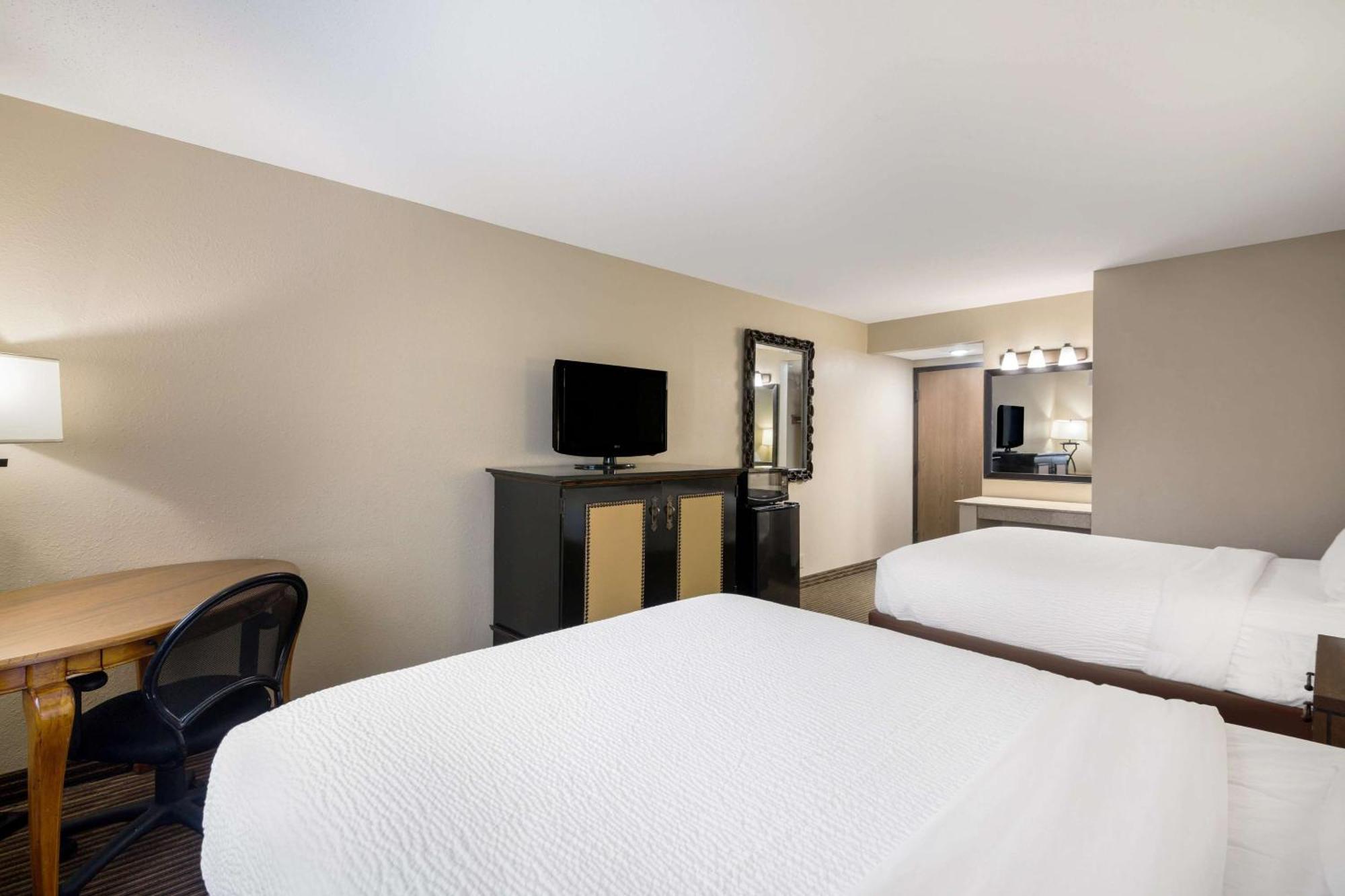 Revel Hotel Minot - Surestay Collection By Best Western Kültér fotó