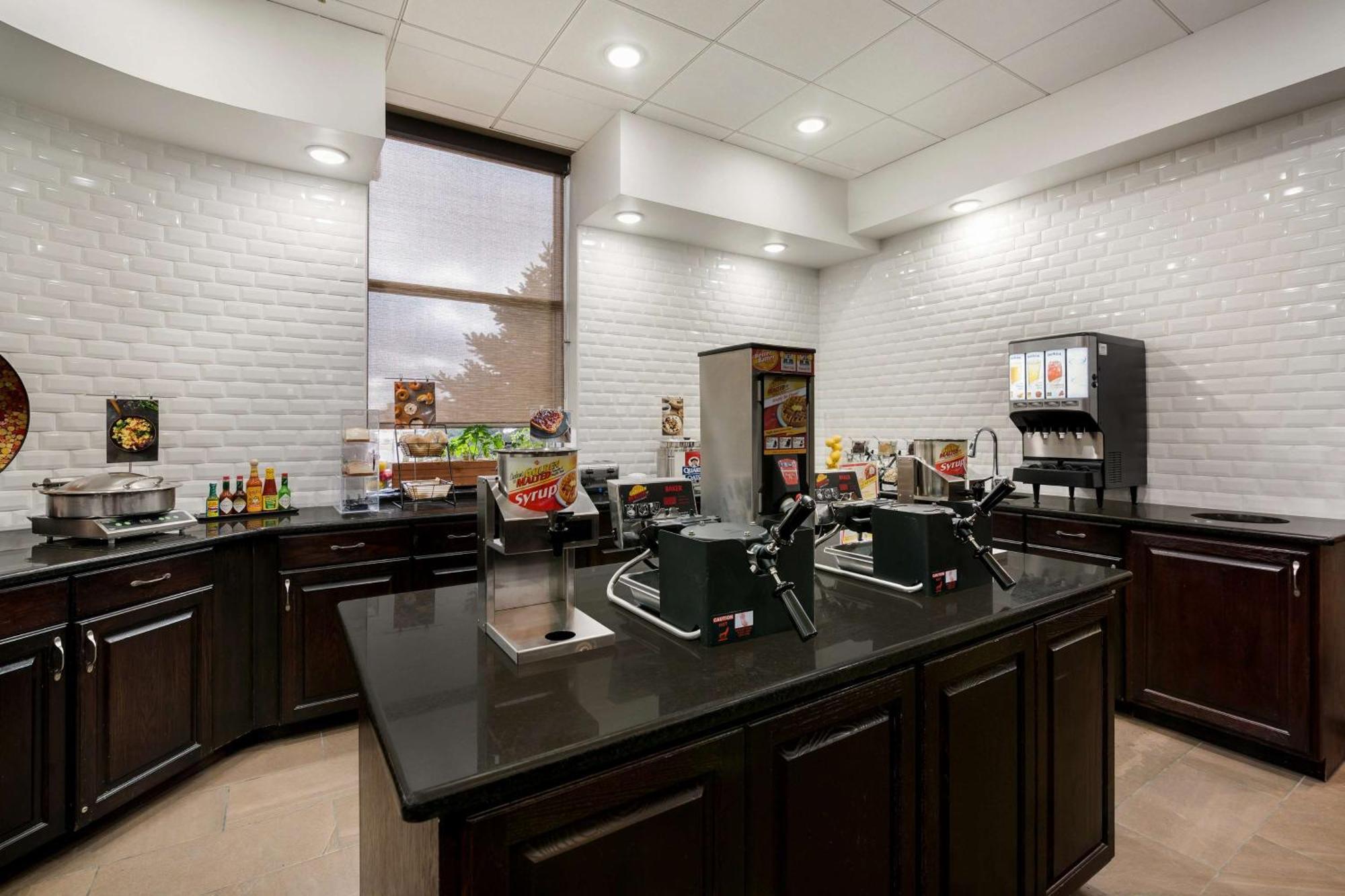 Revel Hotel Minot - Surestay Collection By Best Western Kültér fotó