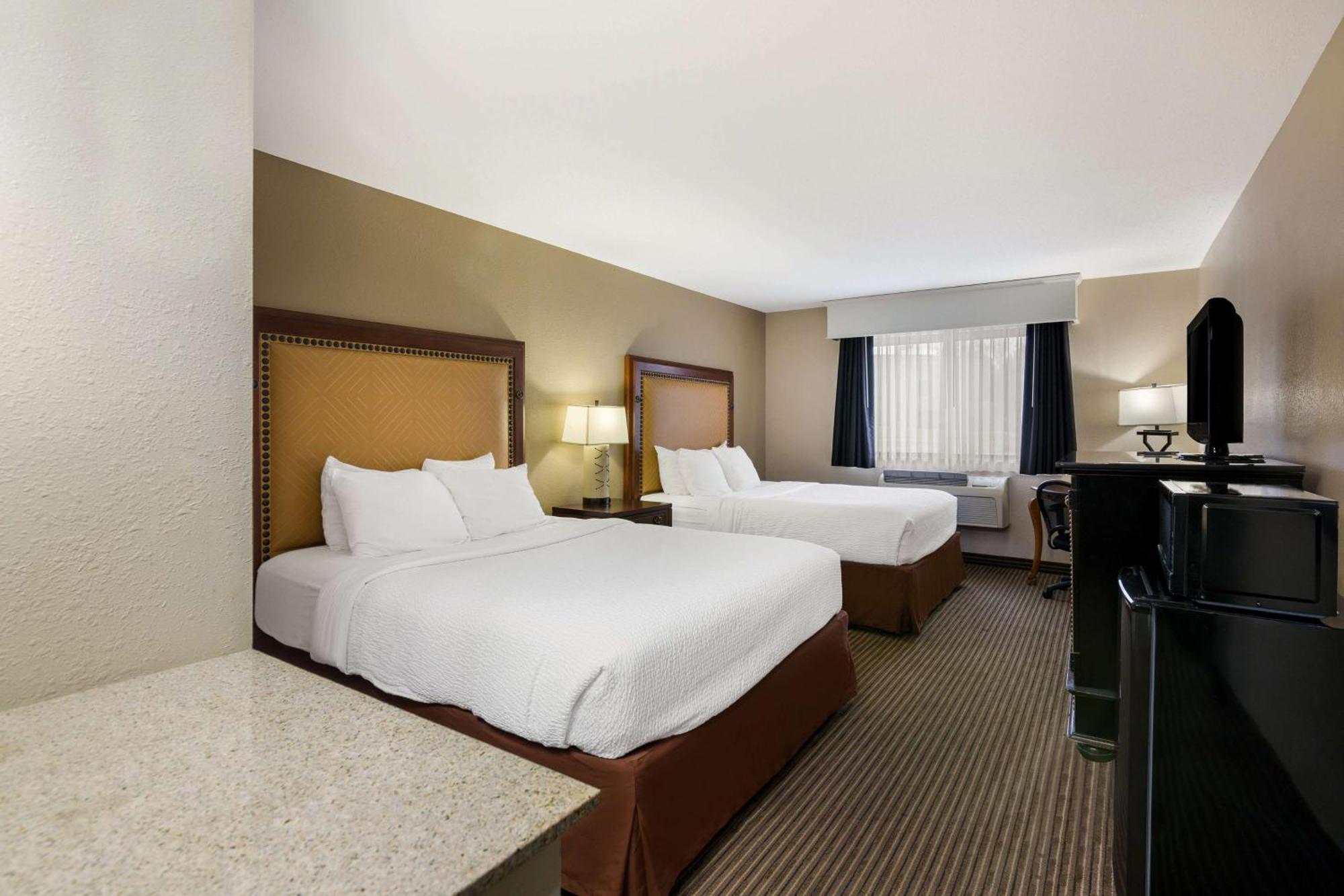Revel Hotel Minot - Surestay Collection By Best Western Kültér fotó